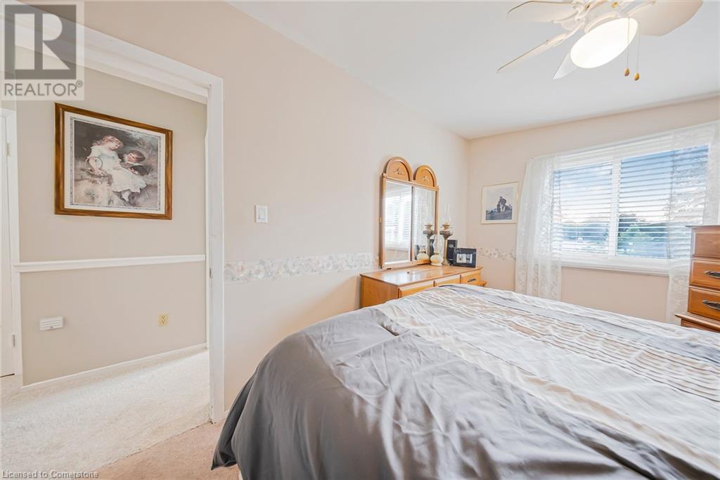 Photo 4 of 23 Coral Drive, Hamilton ON