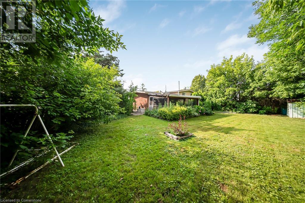 Photo 16 of 23 Coral Drive, Hamilton ON