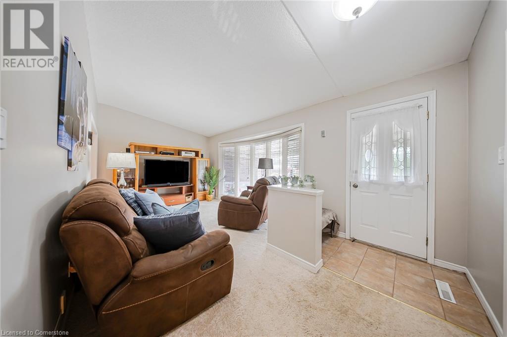 Photo 6 of 23 Coral Drive, Hamilton ON