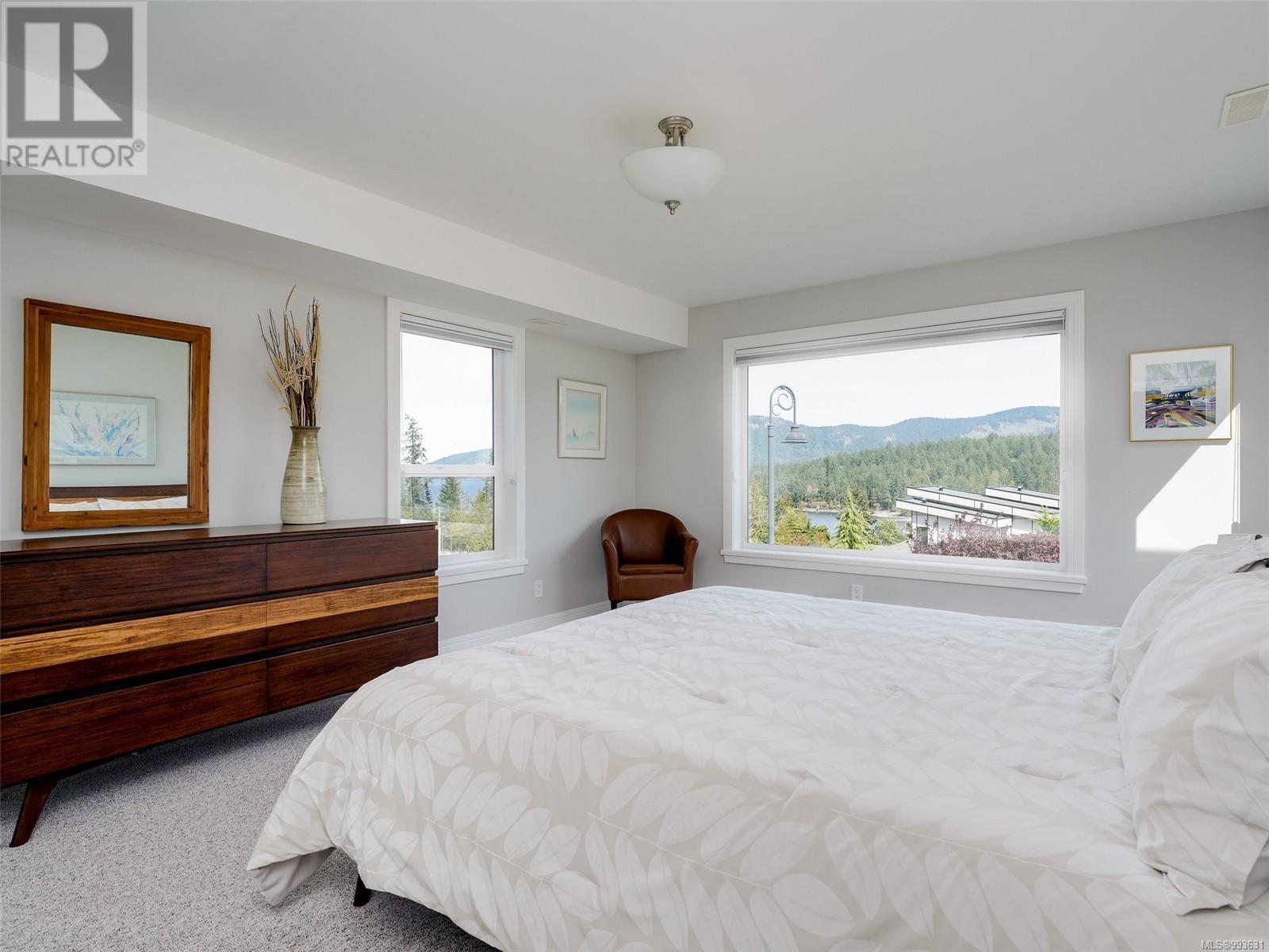 Photo 14 of 28 1060 Shore Pine Close, Duncan BC