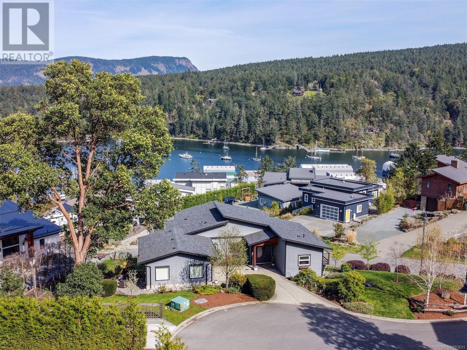 Photo 11 of 28 1060 Shore Pine Close, Duncan BC