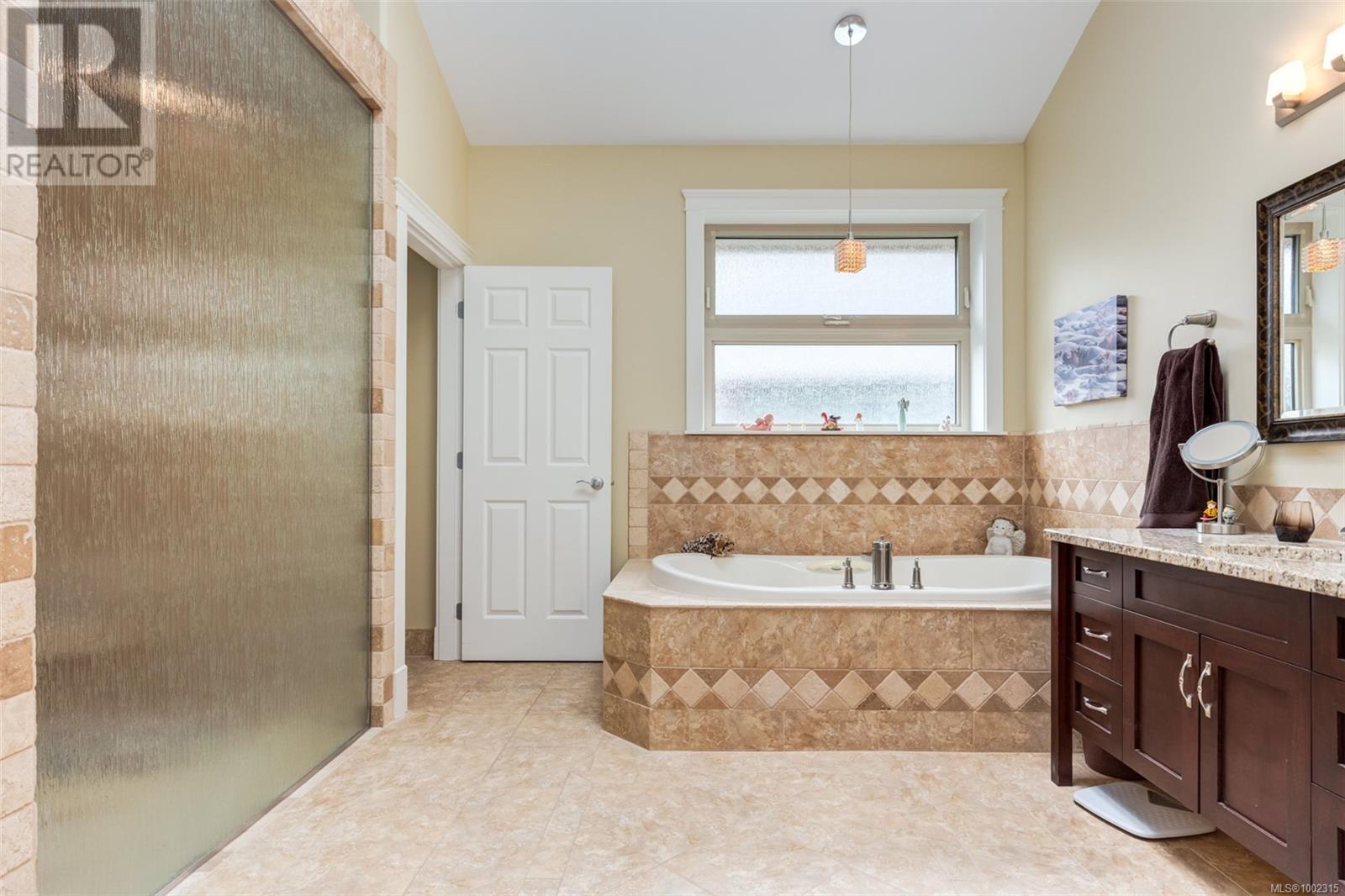 Photo 24 of 4911 Denford Pl, Nanaimo BC