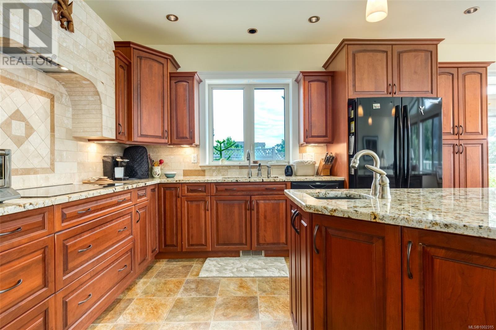 Photo 9 of 4911 Denford Pl, Nanaimo BC