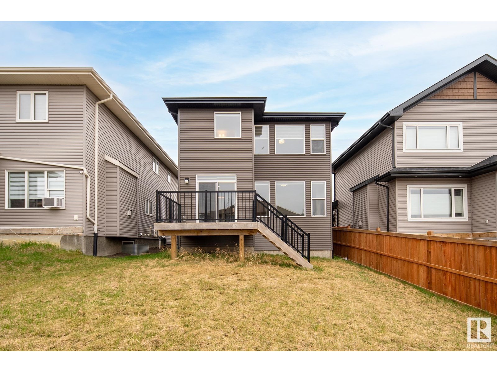 Photo 7 of 5404 22 Av Sw, Edmonton AB