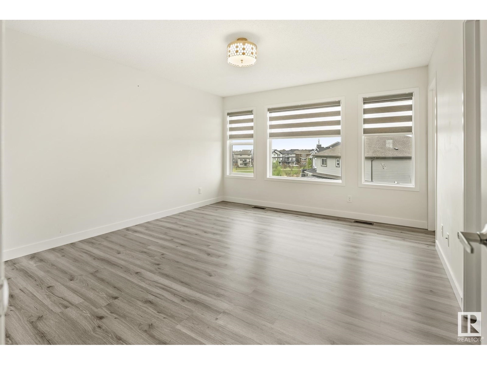Photo 16 of 5404 22 Av Sw, Edmonton AB