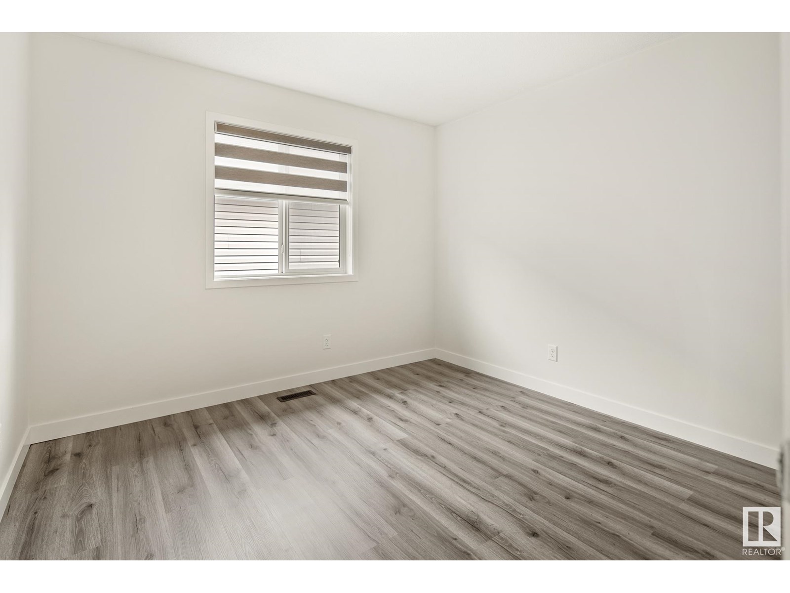 Photo 23 of 5404 22 Av Sw, Edmonton AB