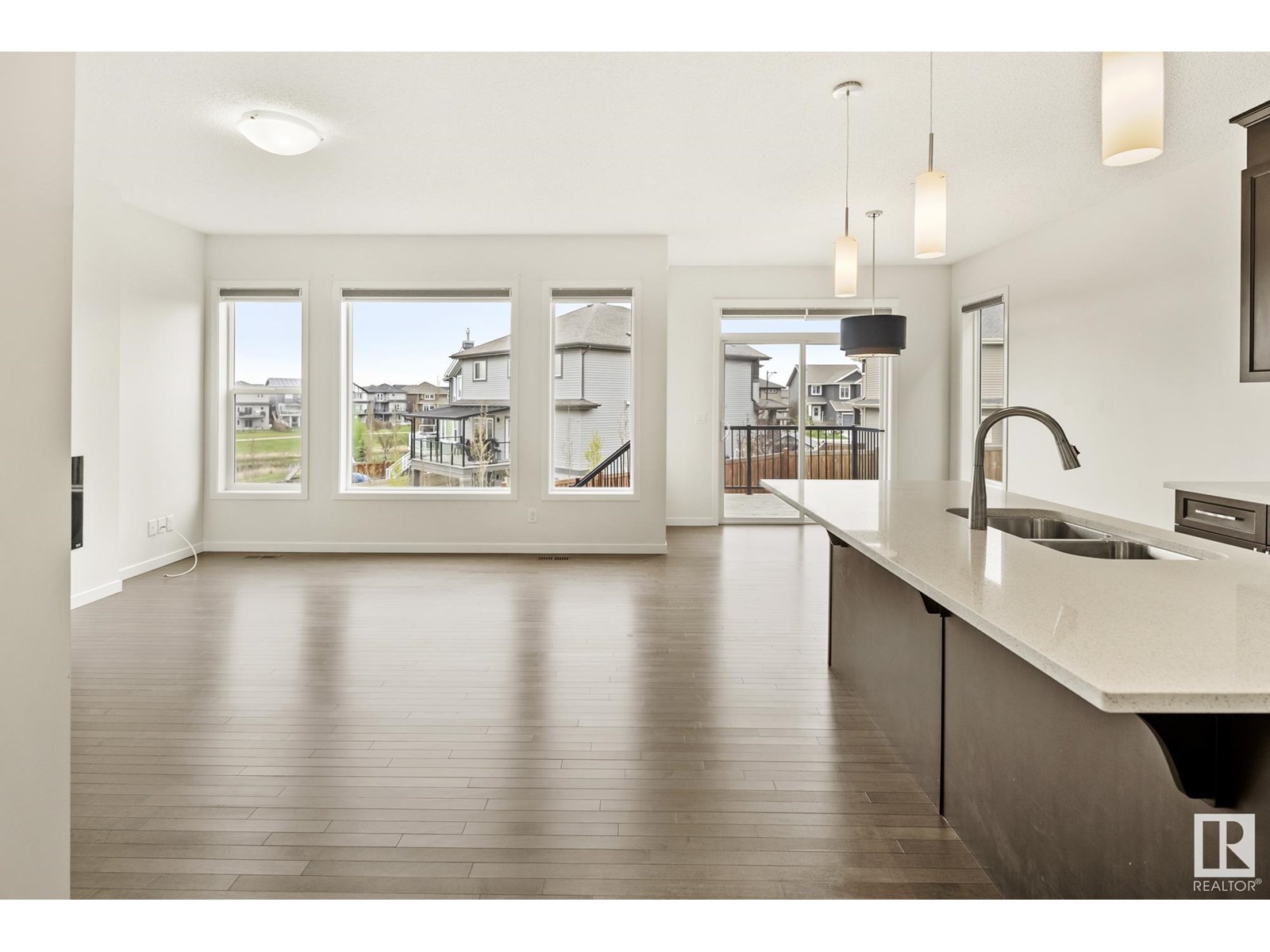 Photo 13 of 5404 22 Av Sw, Edmonton AB