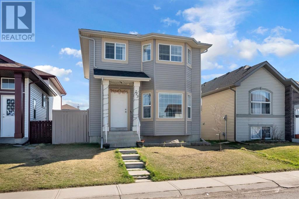 Single Family House for Sale in  Taracove Estate Drive NE Taradale Calgary 