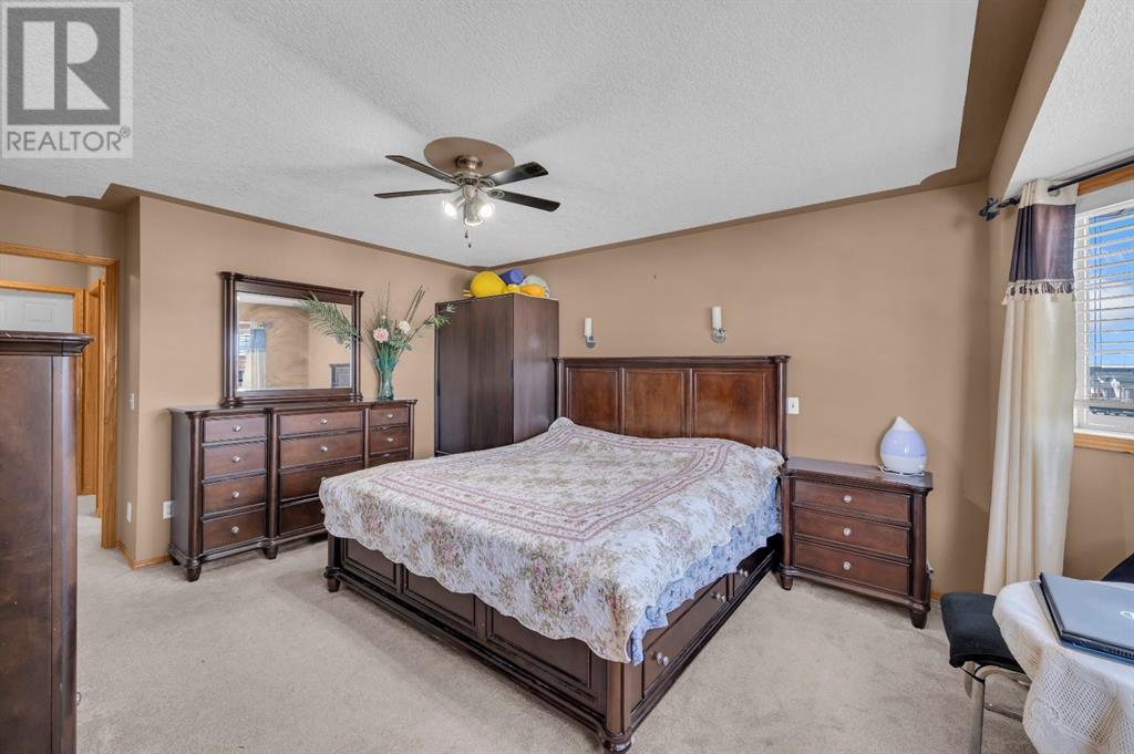 Single Family House for Sale in  Taracove Estate Drive NE Taradale Calgary 