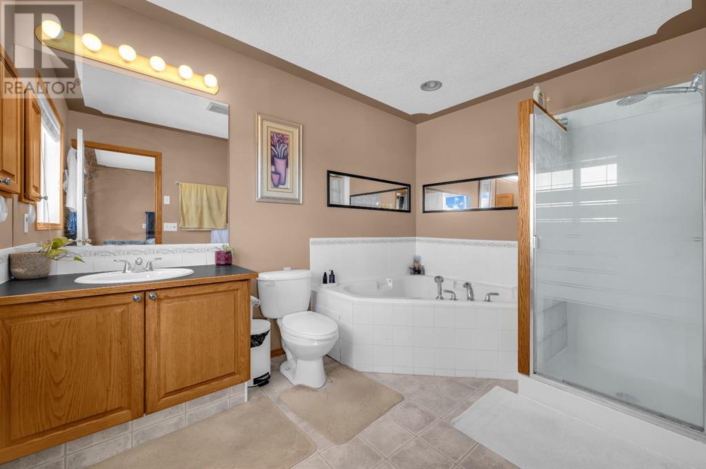 Single Family House for Sale in  Taracove Estate Drive NE Taradale Calgary 