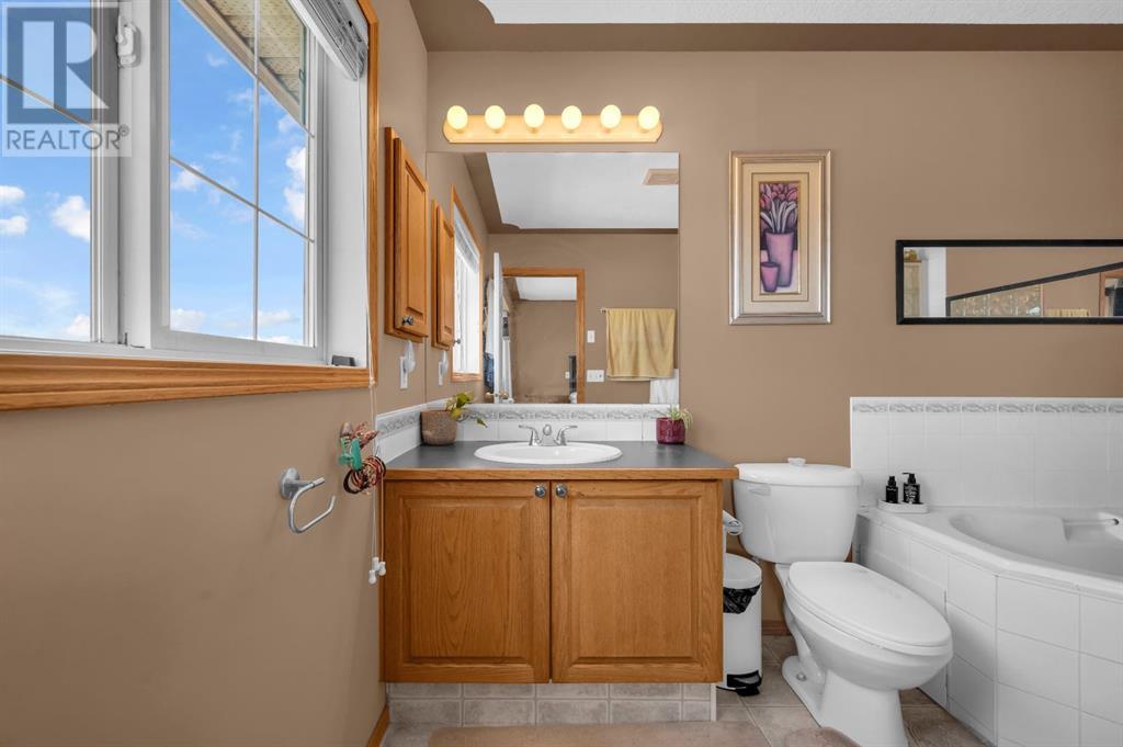 Single Family House for Sale in  Taracove Estate Drive NE Taradale Calgary 