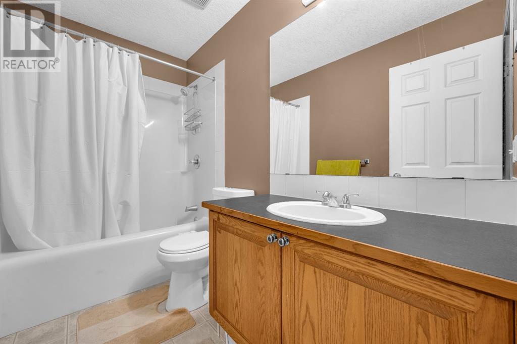 Single Family House for Sale in  Taracove Estate Drive NE Taradale Calgary 