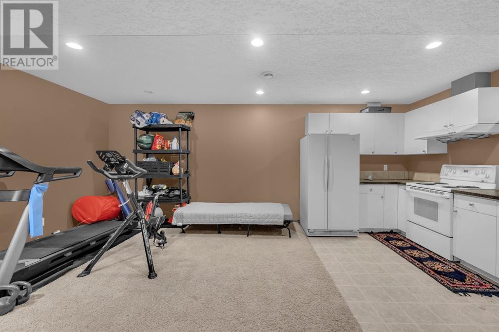 Single Family House for Sale in  Taracove Estate Drive NE Taradale Calgary 