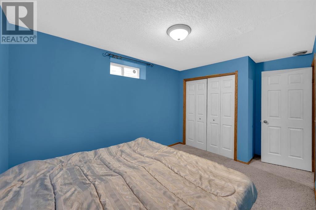 Single Family House for Sale in  Taracove Estate Drive NE Taradale Calgary 