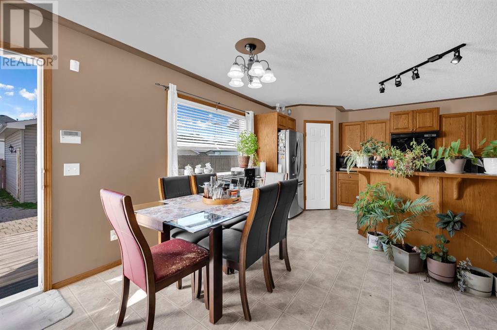 Single Family House for Sale in  Taracove Estate Drive NE Taradale Calgary 