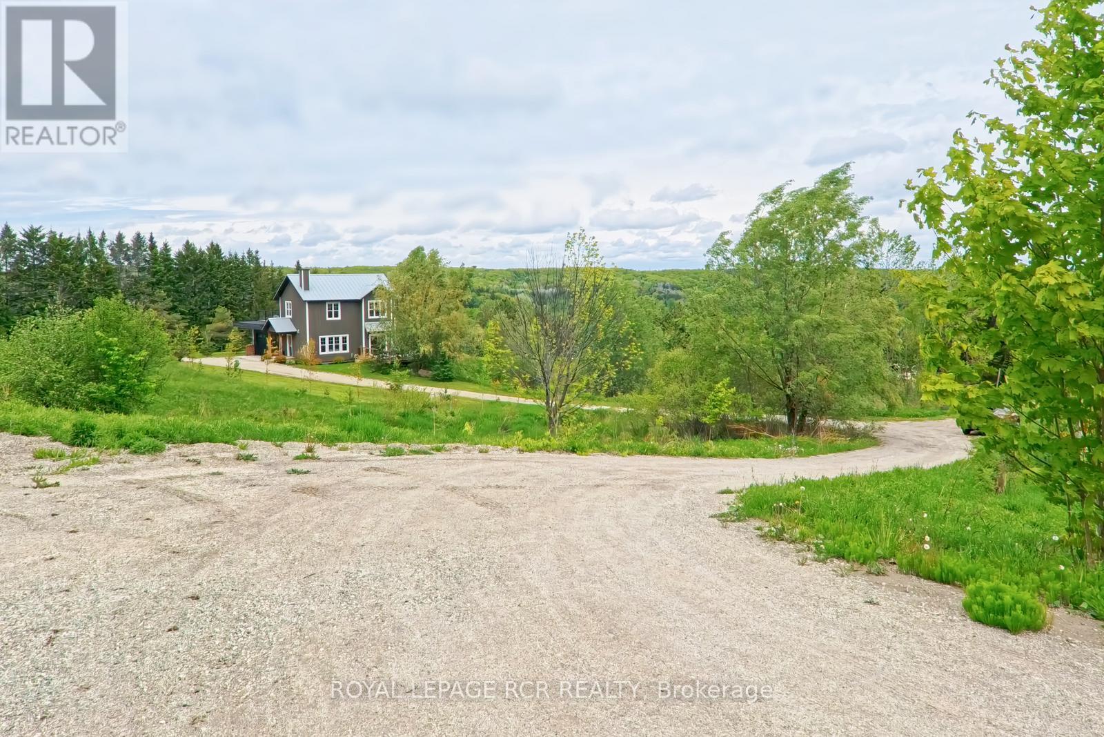 Photo 2 of 628195 15th Side Road, Mulmur ON