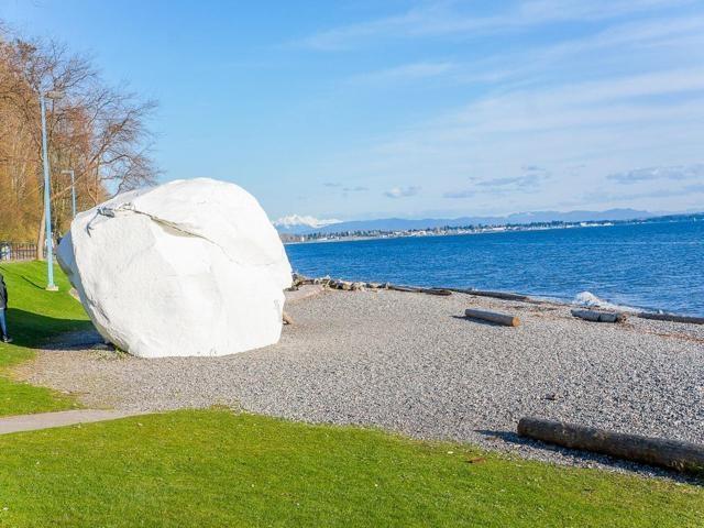Photo 2 of 931 Finlay Street, White Rock BC