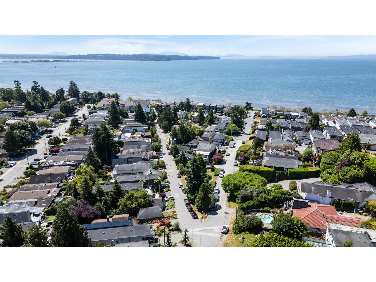 Photo 11 of 931 Finlay Street, White Rock BC