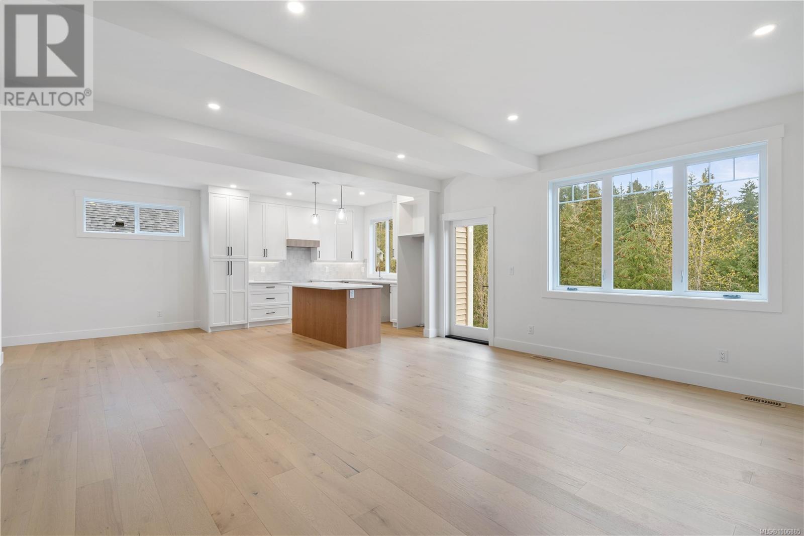 Photo 12 of 1037 Rozzano Pl, Ladysmith BC