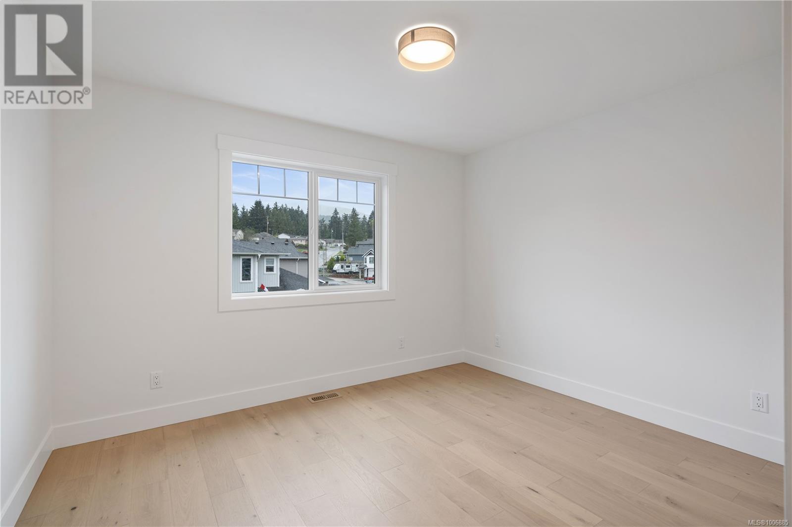 Photo 24 of 1037 Rozzano Pl, Ladysmith BC