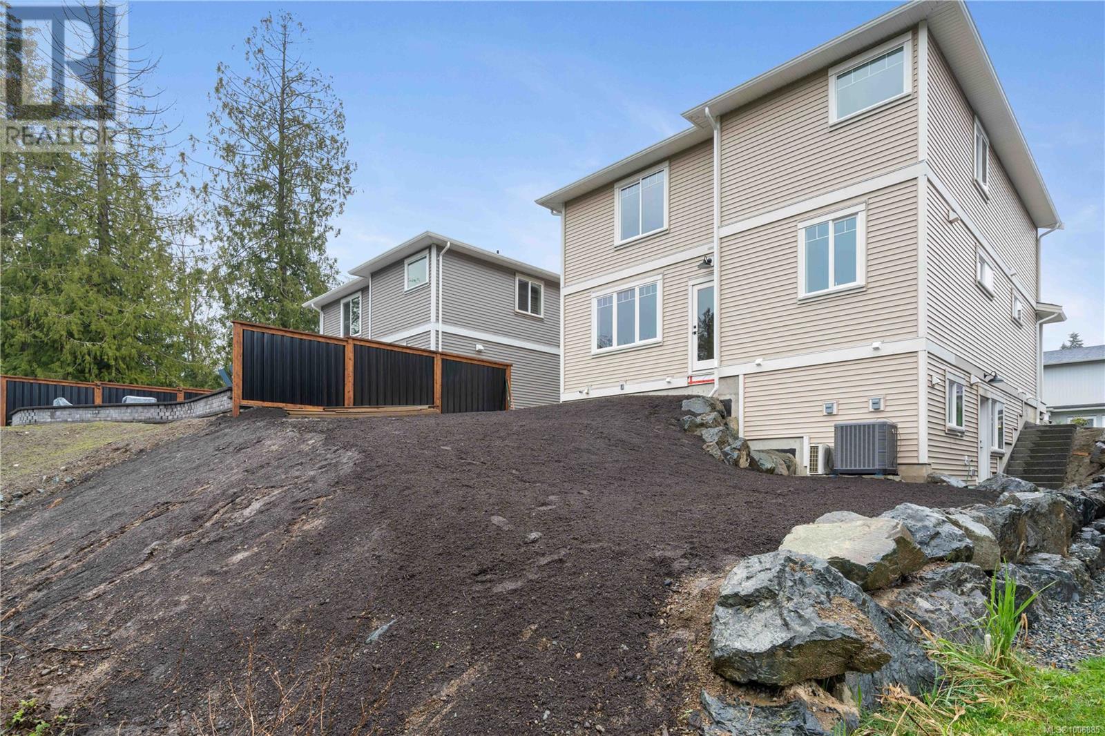 Photo 19 of 1037 Rozzano Pl, Ladysmith BC