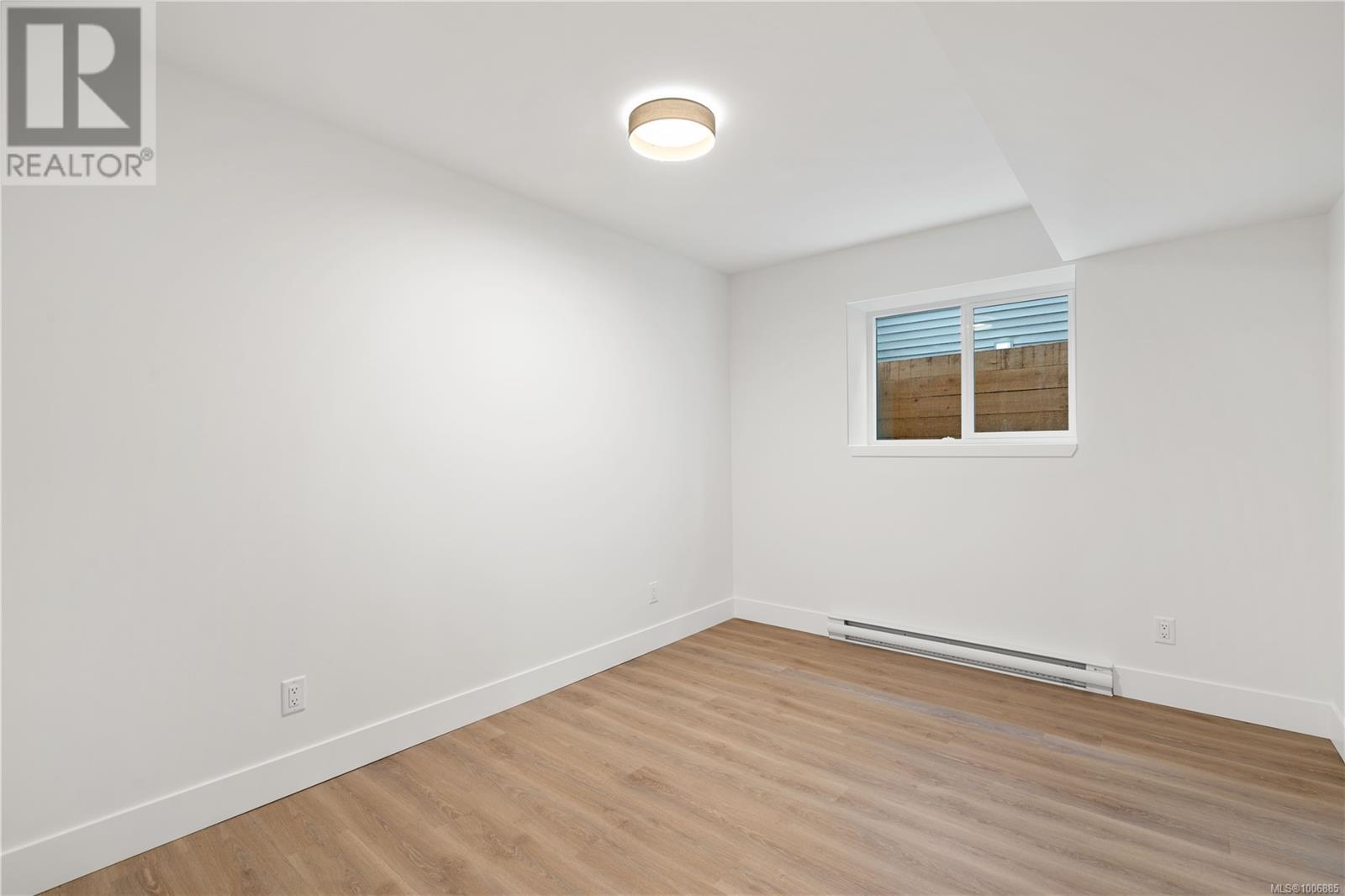 Photo 10 of 1037 Rozzano Pl, Ladysmith BC