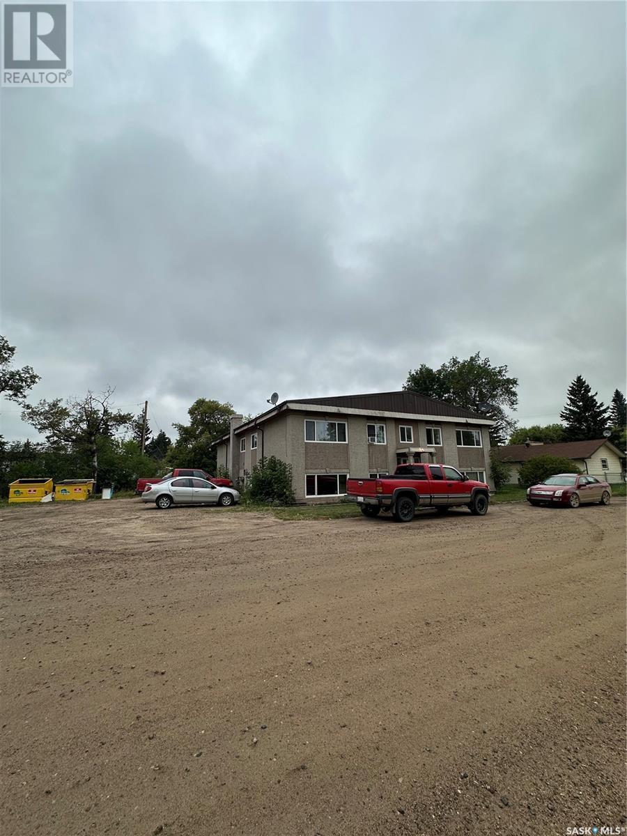 Photo 6 of 113 3rd Street E, St Walburg SK