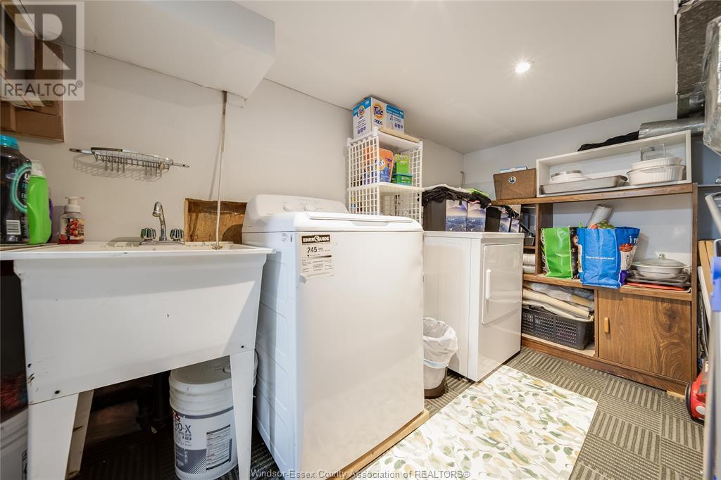 Photo 17 of 1054 Oak Street, Windsor ON