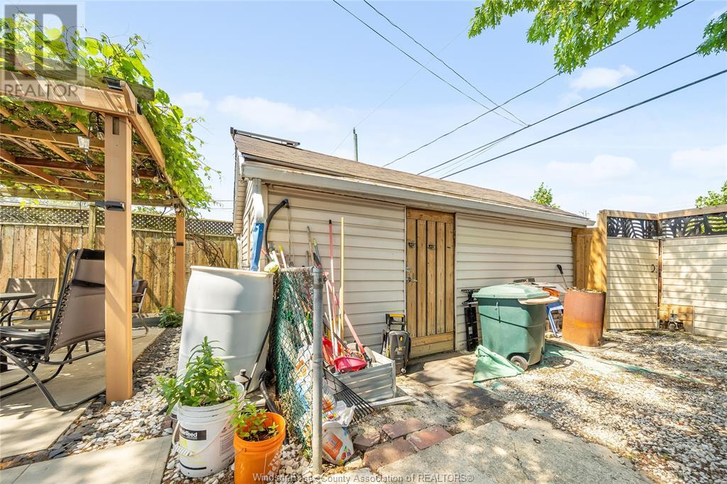 Photo 31 of 1054 Oak Street, Windsor ON