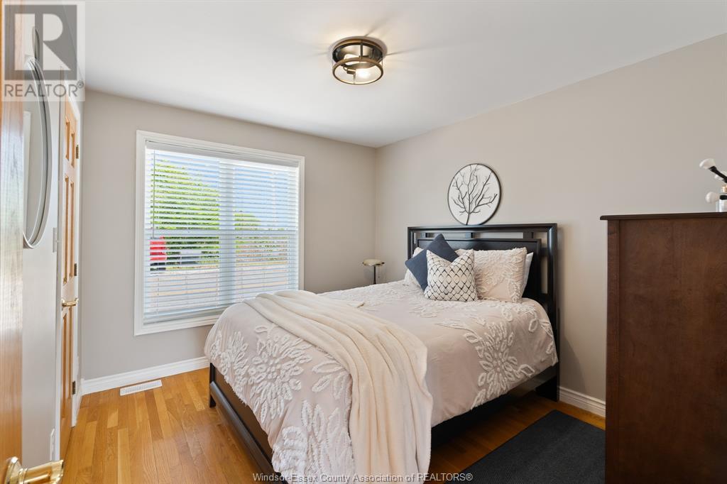 Photo 41 of 992 Pt Pelee Drive, Leamington ON