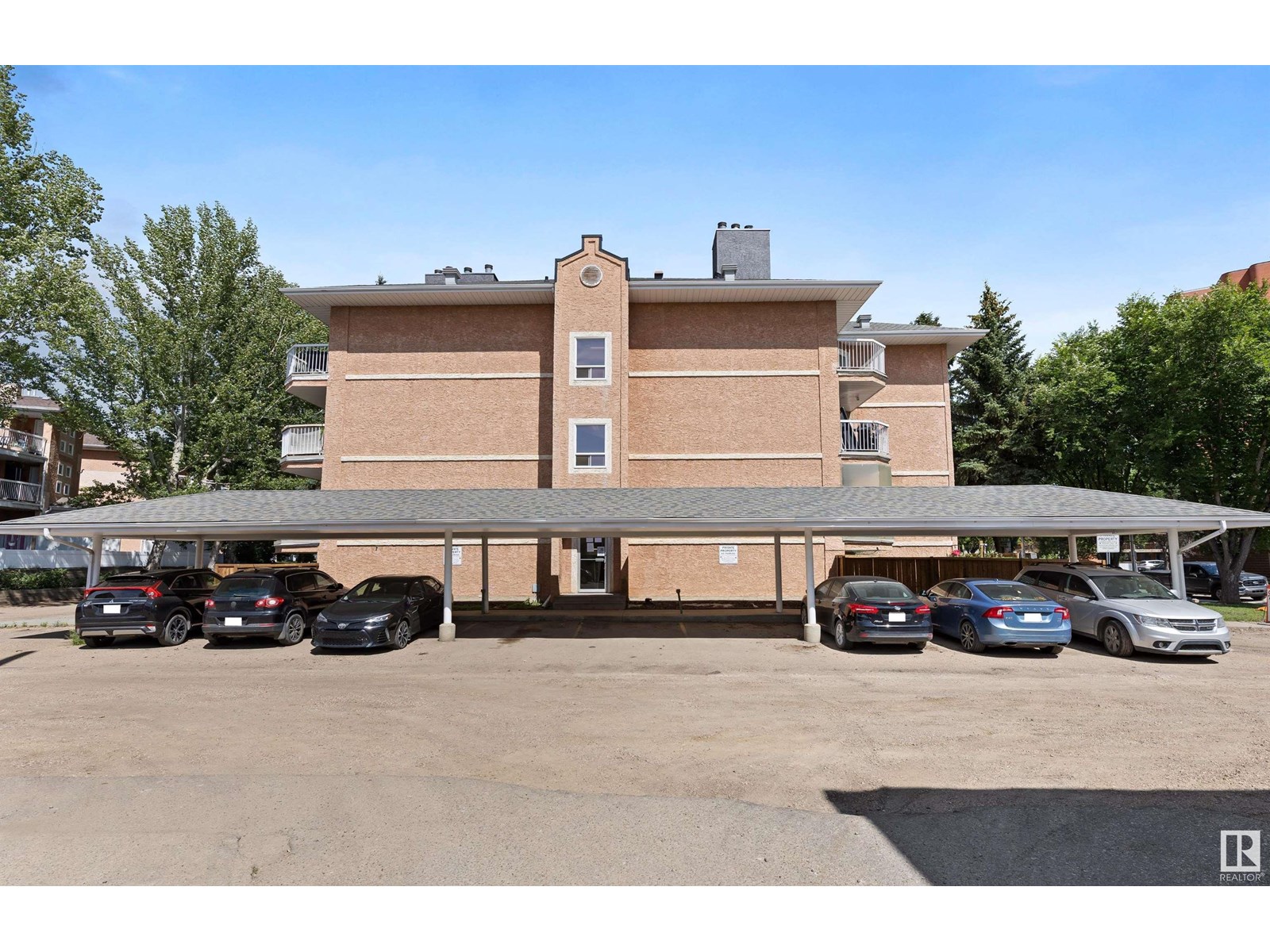 Photo 8 of 206 9010 106 Av Nw, Edmonton AB