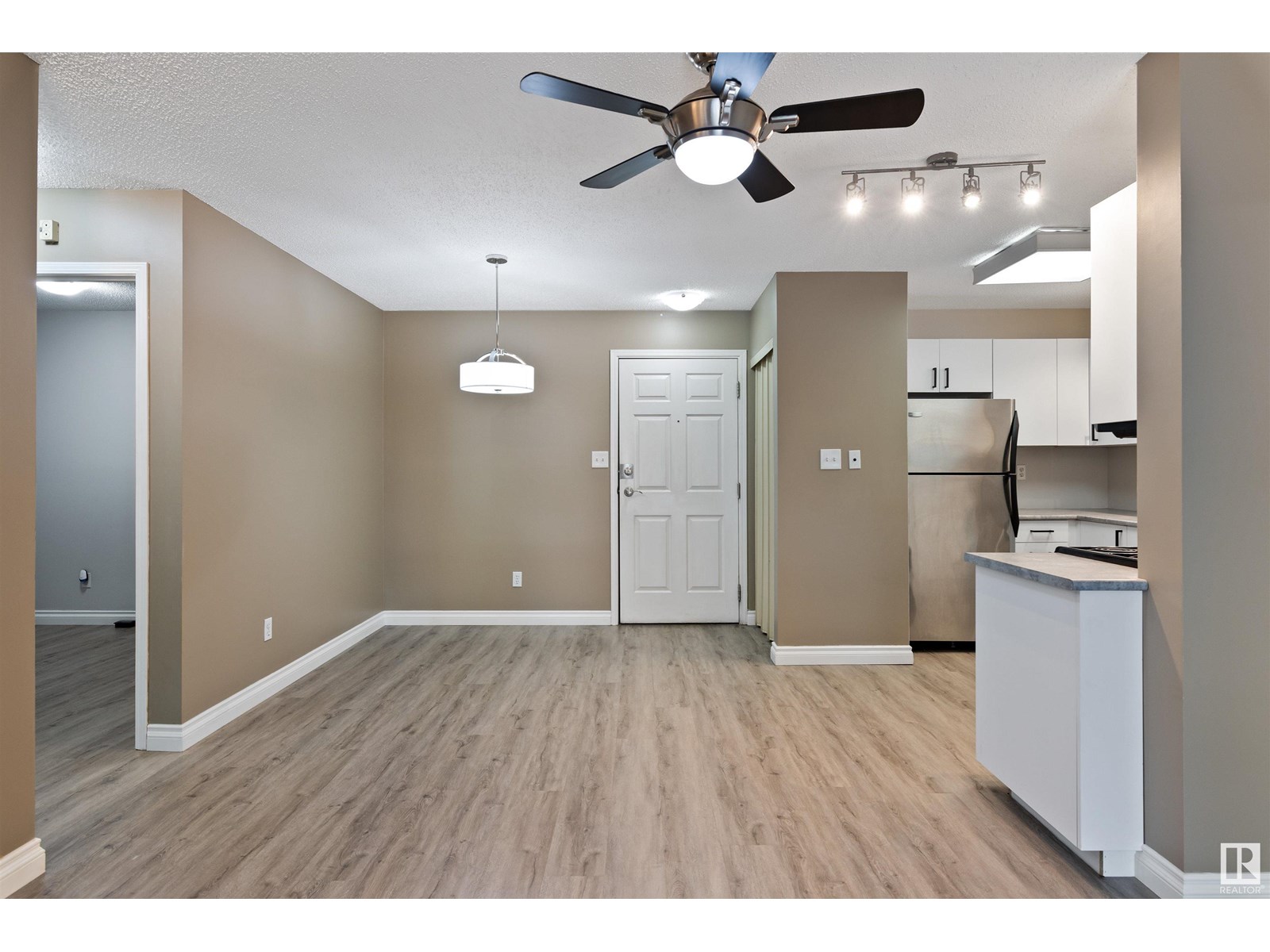 Photo 12 of 206 9010 106 Av Nw, Edmonton AB