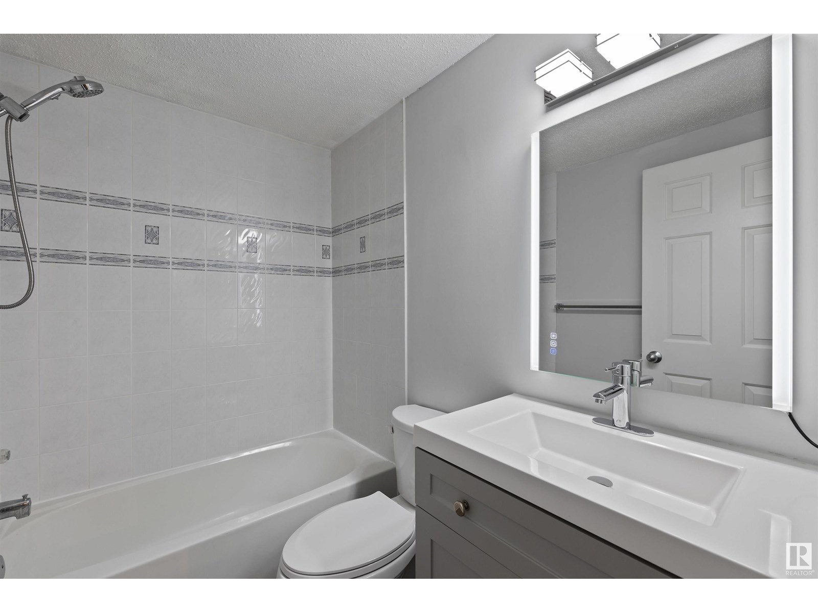 Photo 1 of 206 9010 106 Av Nw, Edmonton AB