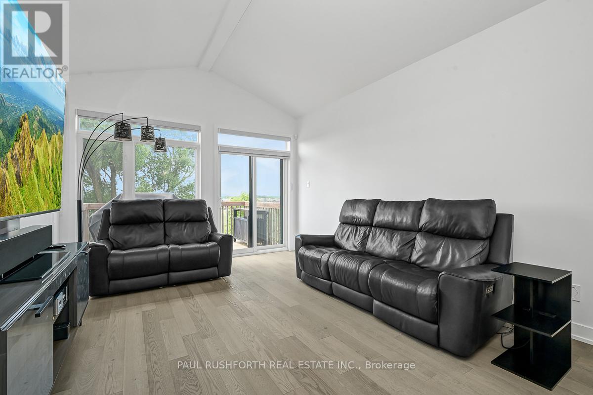 Photo 6 of 568 Knotridge Street, Ottawa ON