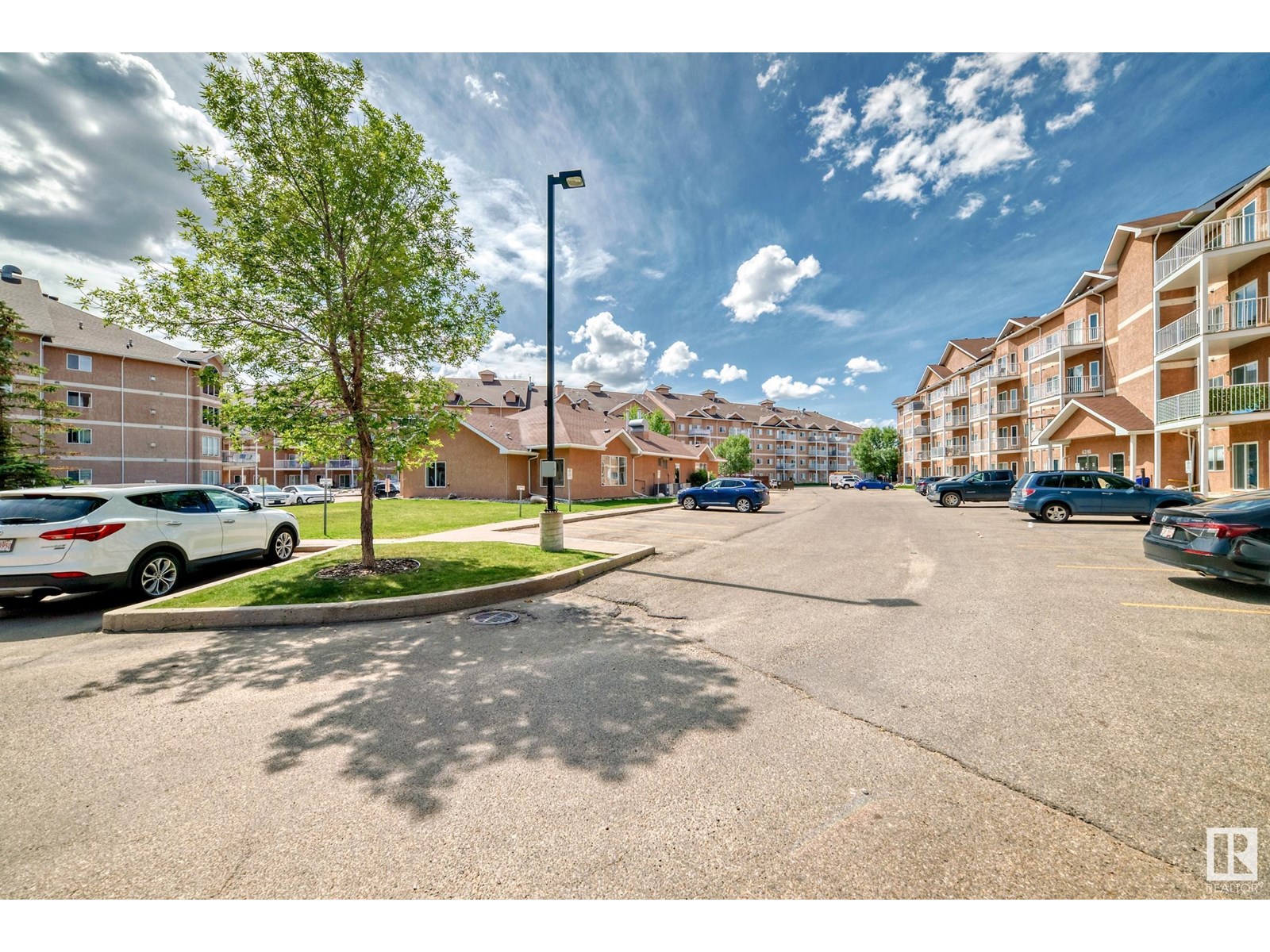 Photo 46 of 313 4316 139 Av Nw, Edmonton AB