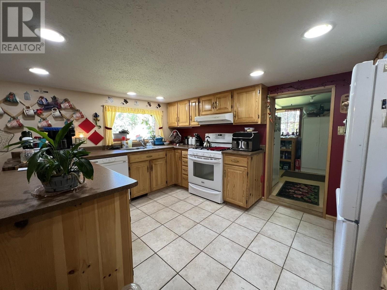 6273 MOOSE POINT DRIVE, Lone Butte