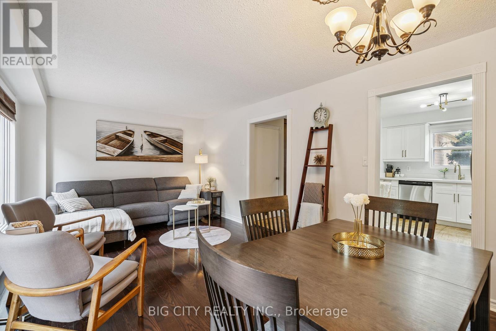 Photo 38 of 62 Lund Street, Richmond Hill ON