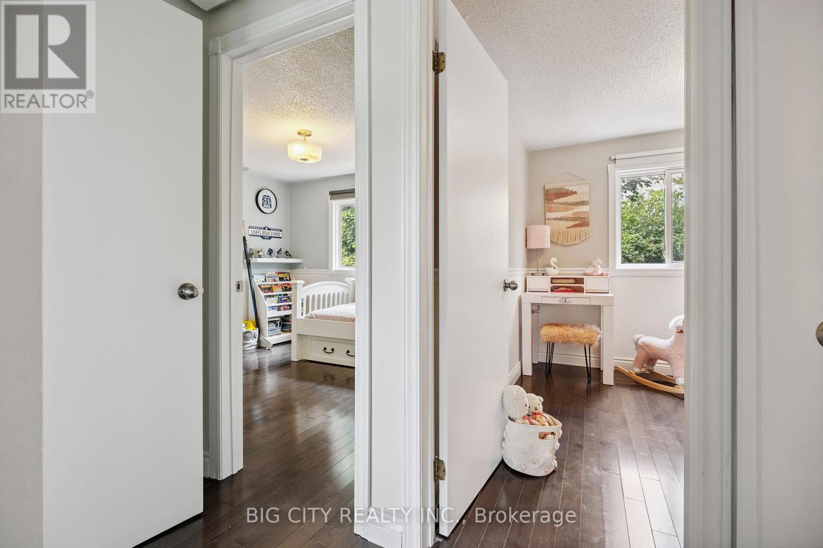 Photo 35 of 62 Lund Street, Richmond Hill ON