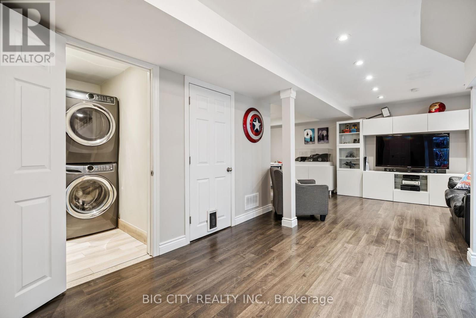 Photo 30 of 62 Lund Street, Richmond Hill ON