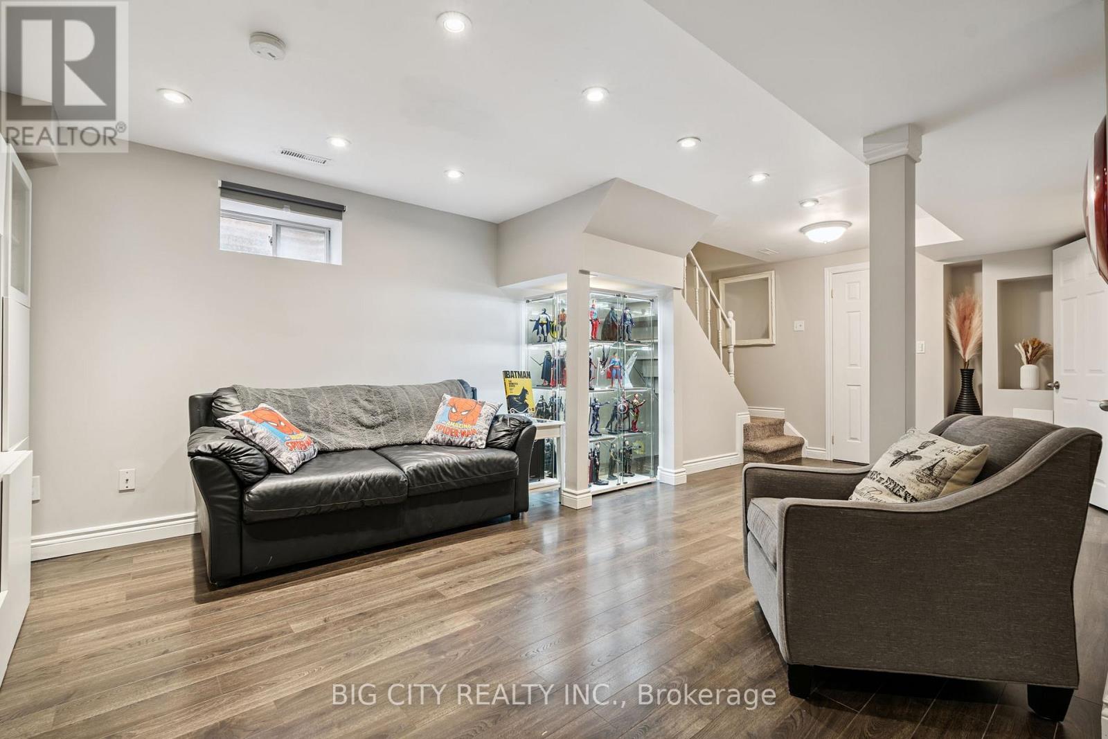 Photo 25 of 62 Lund Street, Richmond Hill ON