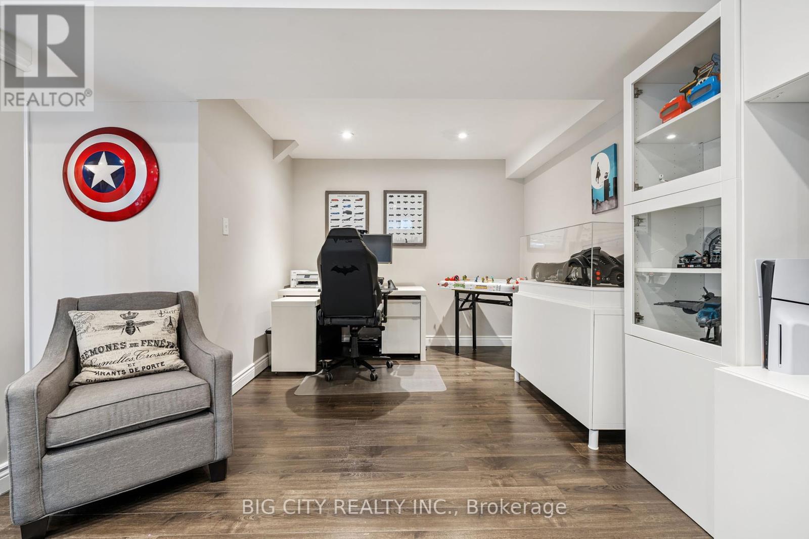 Photo 21 of 62 Lund Street, Richmond Hill ON