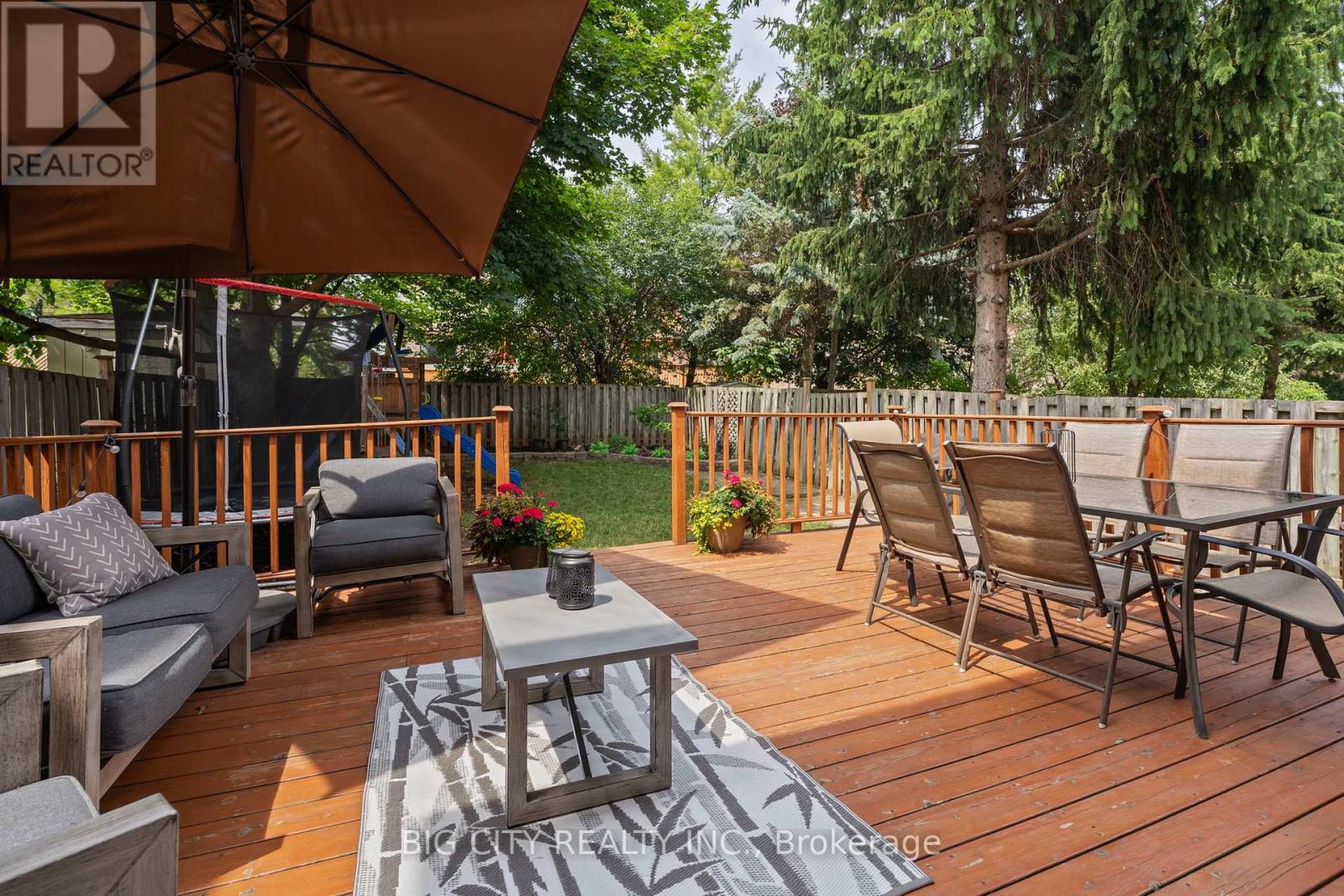 Photo 39 of 62 Lund Street, Richmond Hill ON