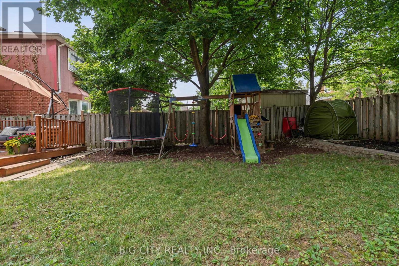 Photo 2 of 62 Lund Street, Richmond Hill ON