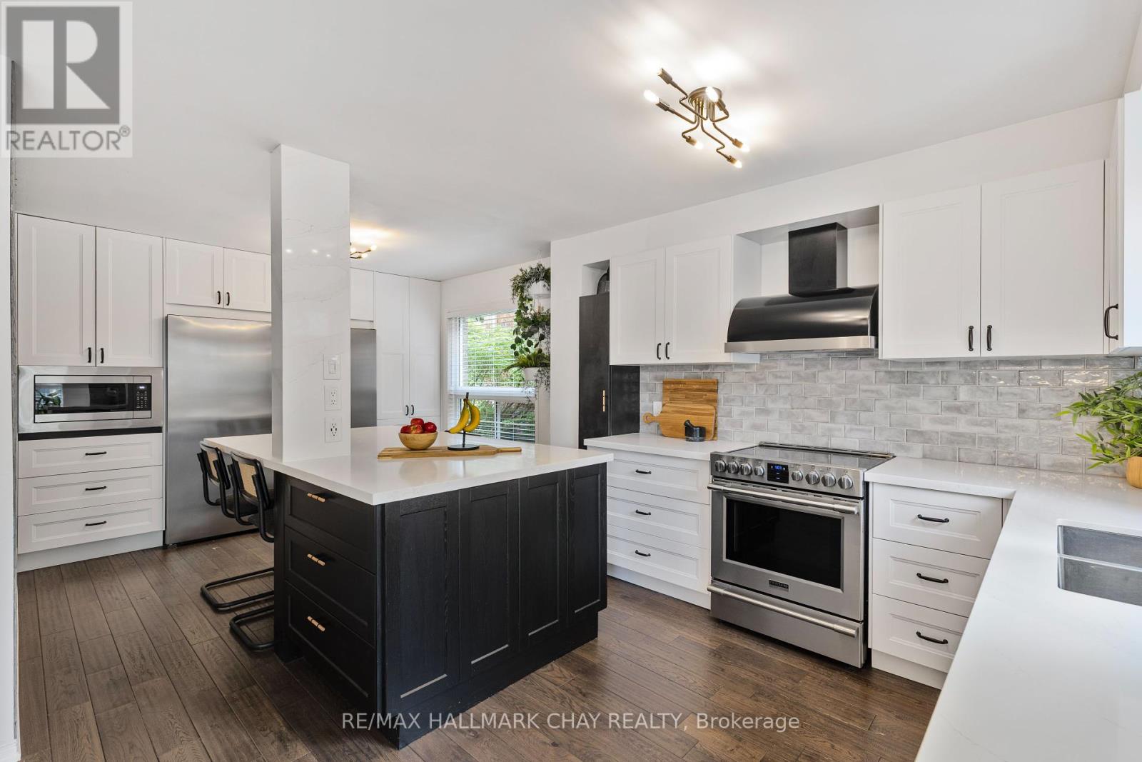 Single Family House for Sale in  CUNDLES ROAD W Barrie (Northwest) 