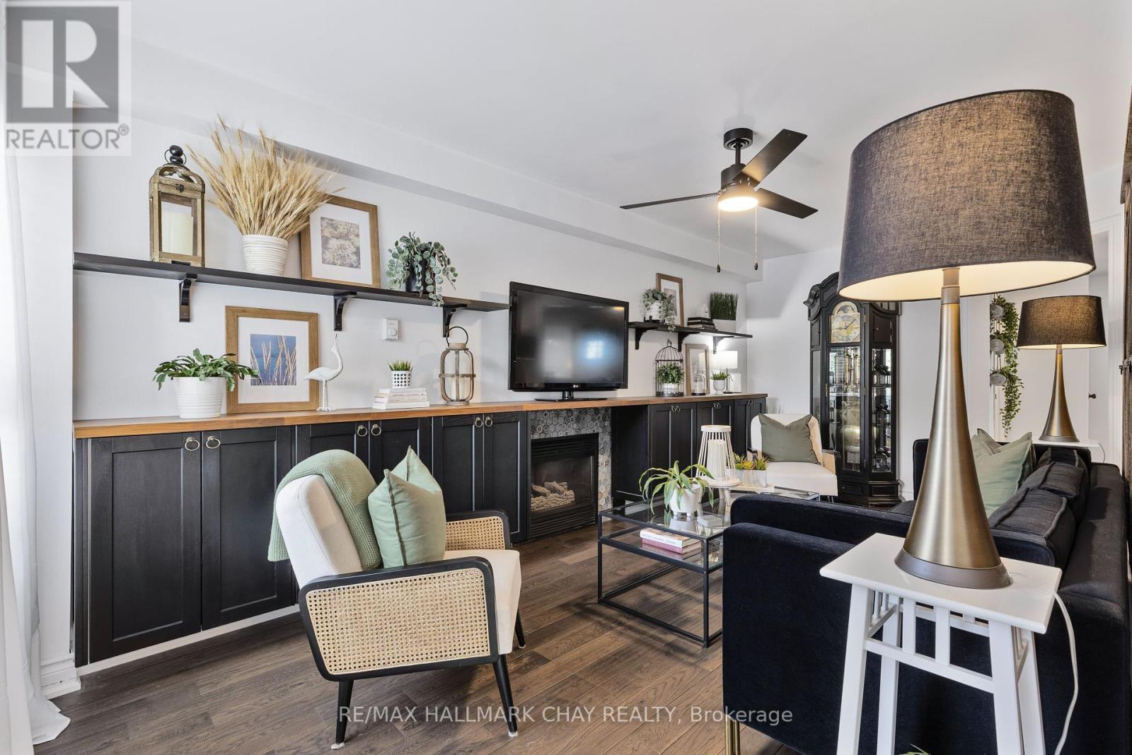 Single Family House for Sale in  CUNDLES ROAD W Barrie (Northwest) 