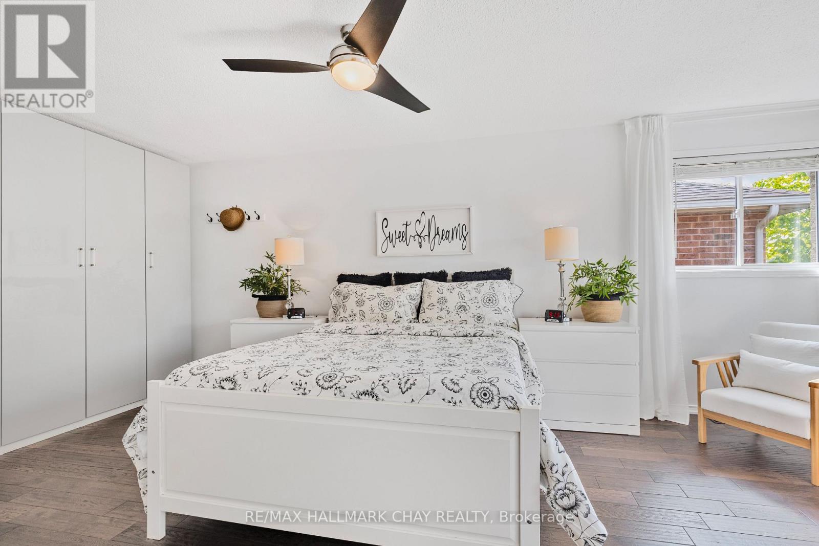 Single Family House for Sale in  CUNDLES ROAD W Barrie (Northwest) 