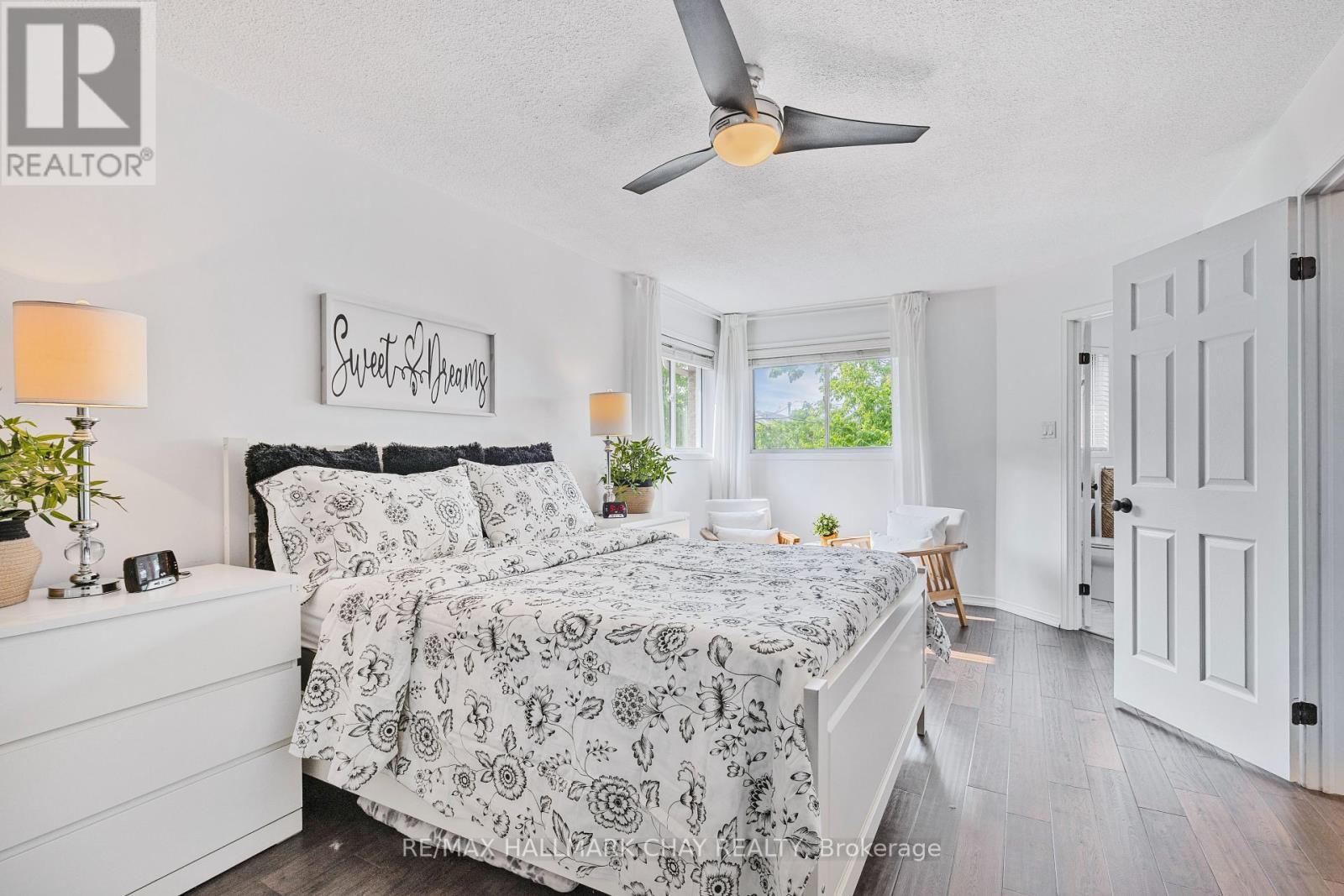 Single Family House for Sale in  CUNDLES ROAD W Barrie (Northwest) 