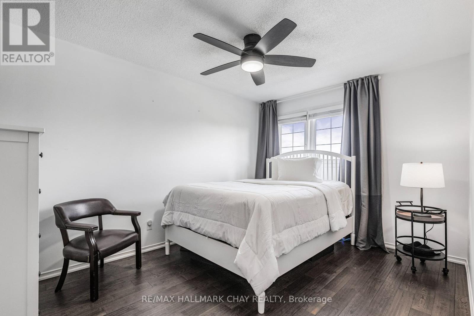 Single Family House for Sale in  CUNDLES ROAD W Barrie (Northwest) 