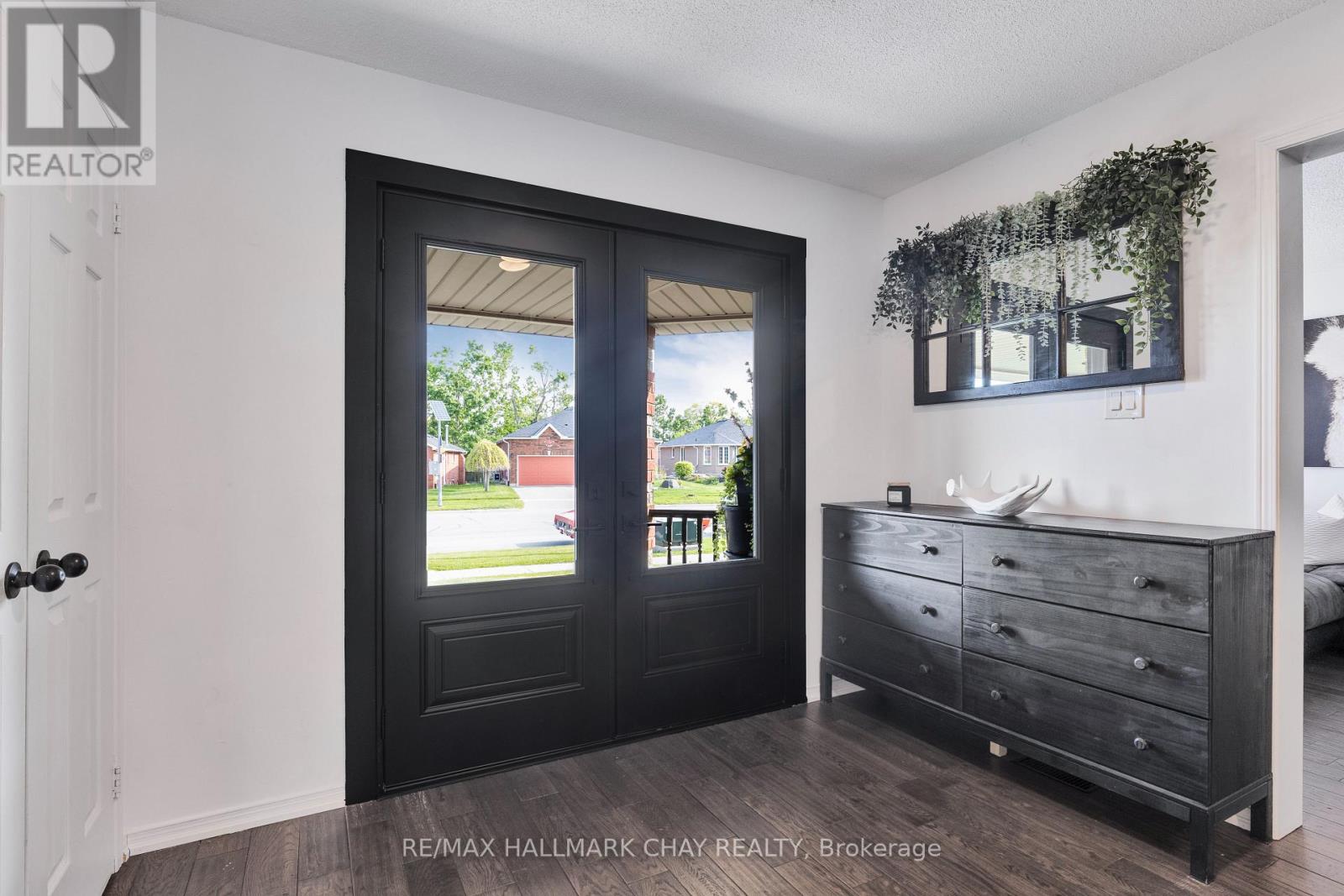 Single Family House for Sale in  CUNDLES ROAD W Barrie (Northwest) 