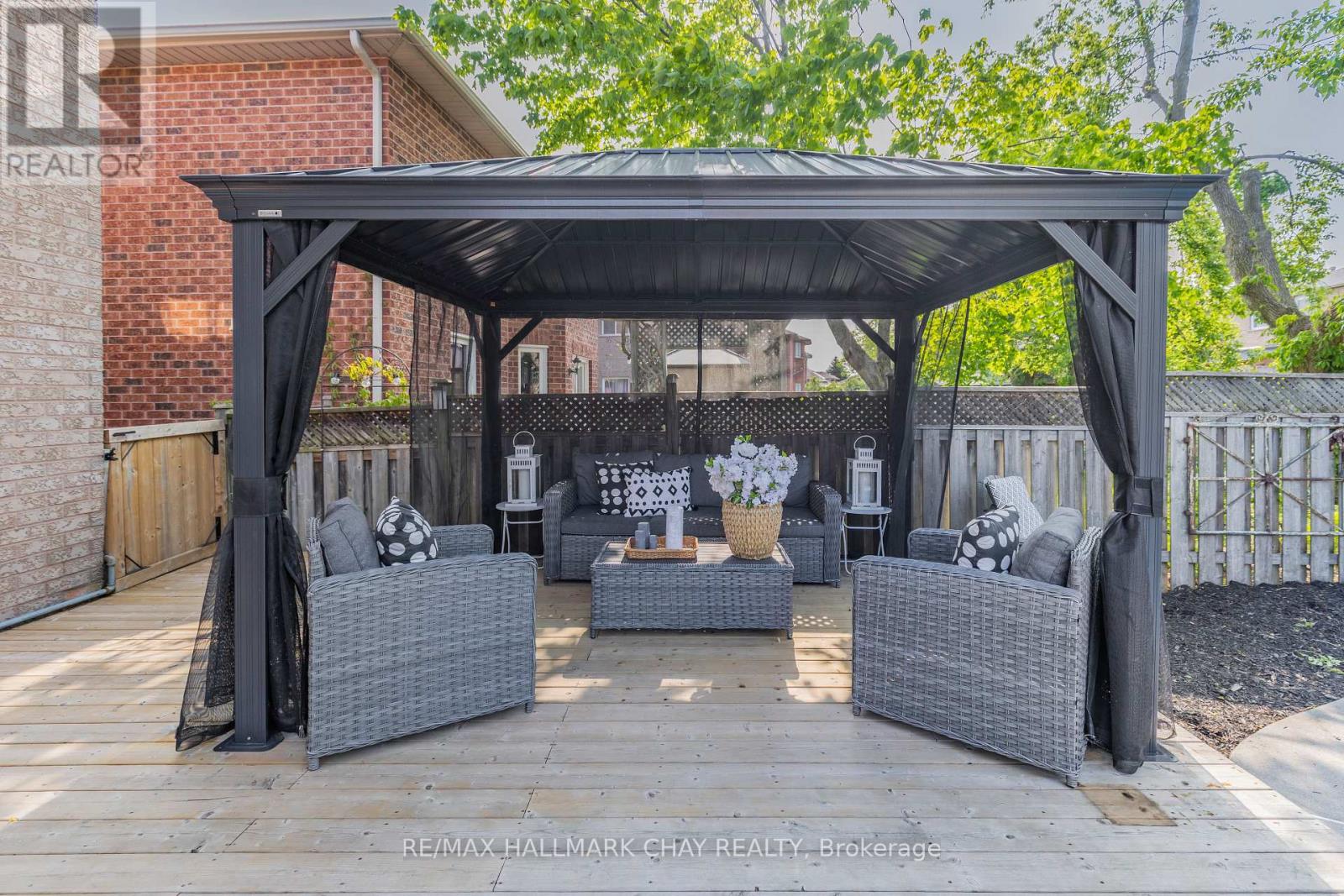 Single Family House for Sale in  CUNDLES ROAD W Barrie (Northwest) 